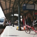 Met de ligfiets op station Groningen voor de trein naar Eemshaven
