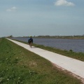 Ligfietsen langs het Eemskanaal