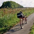 Ligfiets op het fietspad bij Hoetmansmeer